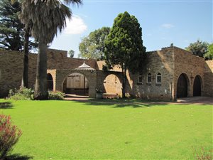 4 Bed House in Flora Gardens
