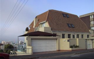 2 Bedroom Apartment in Sea Point