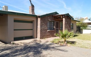 4 Bedroom House in Die Rand