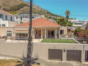 4 Bed House in Fresnaye