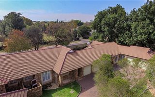 3 Bedroom Simplex in Lyttelton Manor