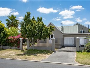 5 Bed House in Goedemoed