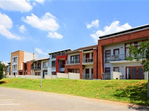 3 Bed Townhouse in Midridge Park