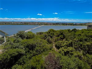 1462 m² Land available in Paradise Beach