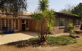 3 Bedroom House in Three Rivers
