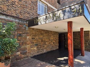 Bachelor apartment in Sunnyside