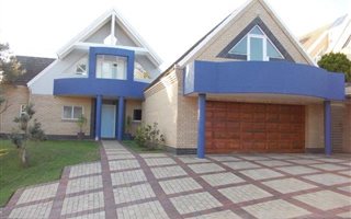 4 Bedroom Townhouse in Bunkers Hill