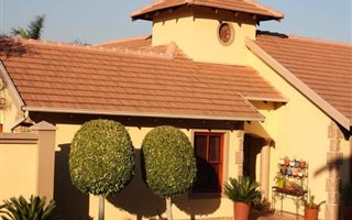 3 Bedroom House in Featherbrooke Estate