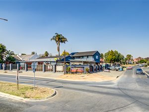 630 m² Commercial space in Glen Marais