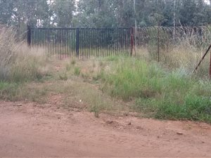 5.7 ha Land available in Rietfontein