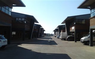 290 m² Industrial space in Waterfall