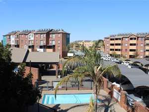 2 Bed Apartment in Derdepoort