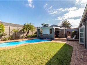 4 Bed House in Blouberg Rise