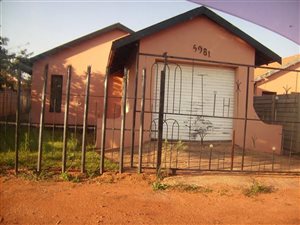 3 Bed House in Etwatwa
