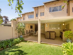 3 Bed Townhouse in Kloofendal