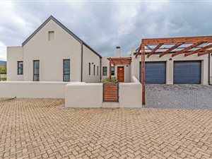 3 Bed House in Schonenberg Estate