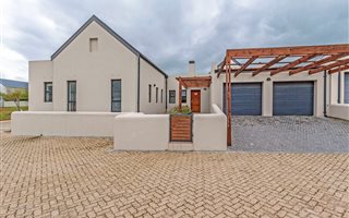 3 Bedroom House in Schonenberg Estate