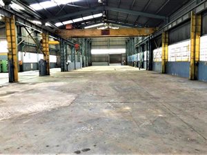 2200 m² Commercial space in Delville