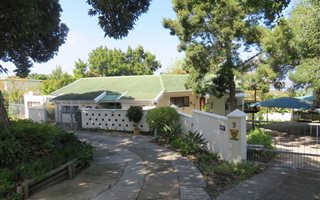 3 Bedroom House in Old Place