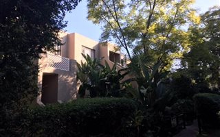 1 Bedroom Apartment in Parktown North