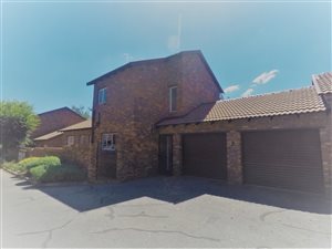 3 Bed Townhouse in Honeydew Ridge
