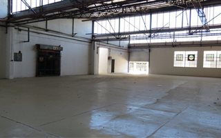 690 m² Industrial space in Tulisa Park