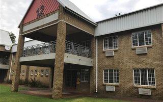 956 m² Industrial space in Kyalami