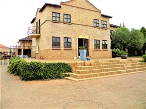 1 Bed Apartment in Brandwag