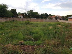 878 m² Land available in Eldo View
