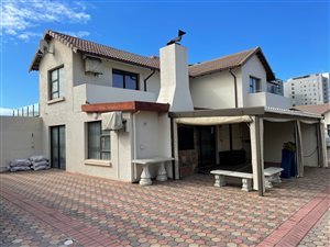 2 Bed Townhouse in Diaz Beach