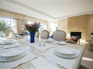7 Bed House in Waterkloof Ridge