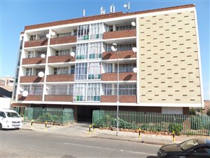 3 Bed Apartment in Yeoville