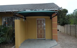 1 Bedroom Garden Cottage in Bartlett