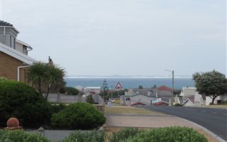 663 m² Land available in Struisbaai