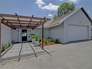 3 Bed Duet in Waterkloof Ridge