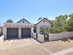 4 Bed House in Schonenberg Estate
