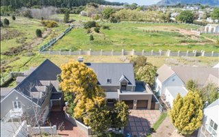 4 Bedroom House in Paradyskloof