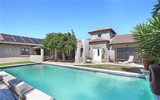 3 Bedroom House in Sunset Beach