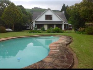 6 Bed House in Byrne Valley