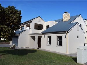 4 Bed House in Hemel en Aarde