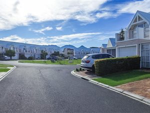 2 Bed House in Strand Central