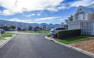2 Bedroom Townhouse in Strand Central