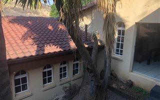 4 Bedroom House in Mondeor