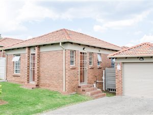 3 Bed House in Olievenhoutbosch