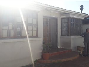 3 Bed House in Grassy Park