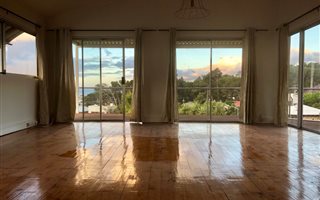 4 Bedroom House in Vredehoek