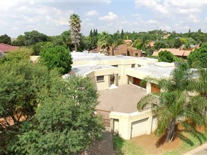 5 Bed House in Glenvista