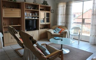 2 Bedroom Apartment in Zwartkop