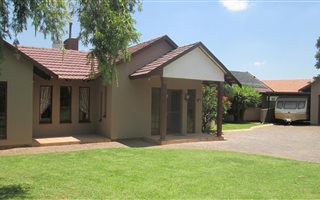 4 Bedroom House in Benoni CBD