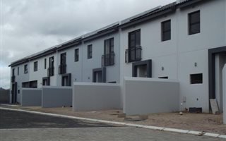 2 Bedroom Duplex in Blaauwberg